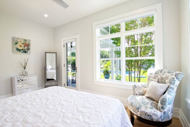 Building Photo - 12 S Elroy Dr