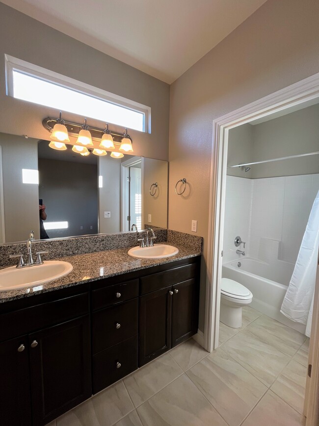 Building Photo - 4396 Wickson Pl