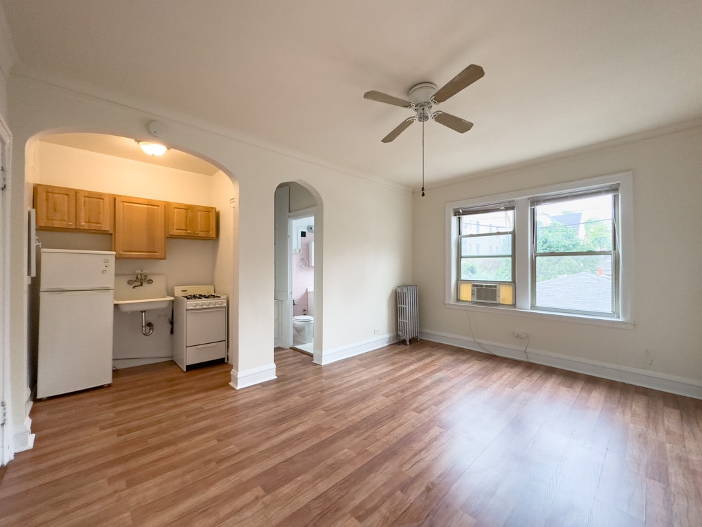 Building Photo - 2536 N Sawyer Ave