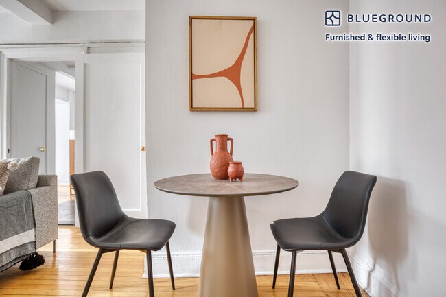 Building Photo - 150 E 39th St