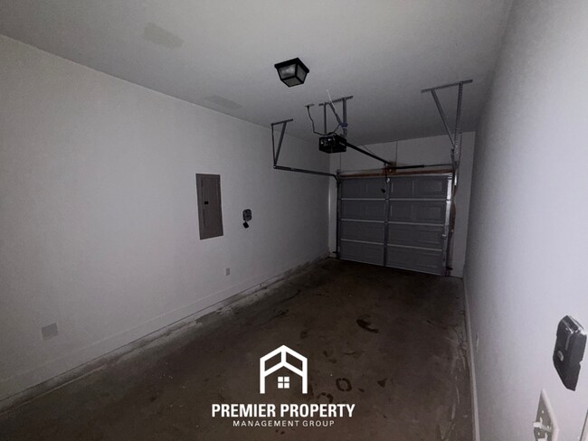 Building Photo - 4BR/2BA Birmingham Rental with Attached 1-Car Garage & Open Kitchen Island
