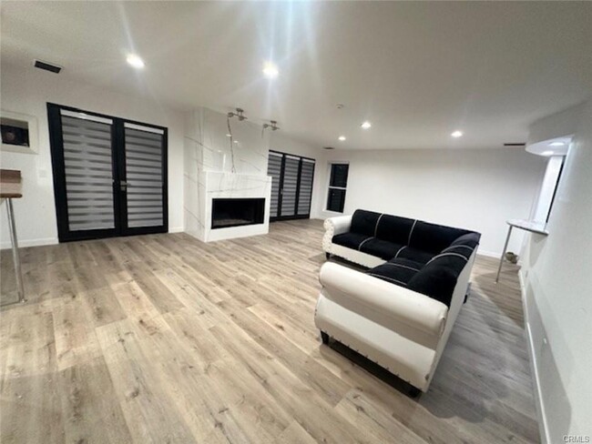 Building Photo - 5128 Llano Dr
