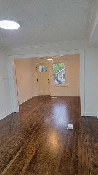 Building Photo - 6636 Tracy Ave