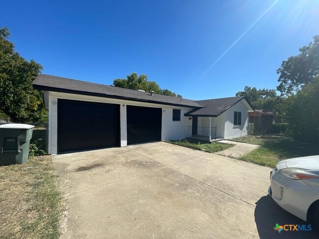 Building Photo - 1818 Janis Dr