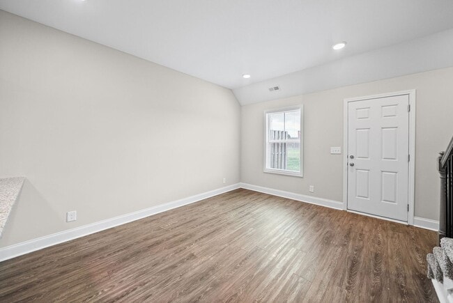 Building Photo - Two Bedroom with Garage!