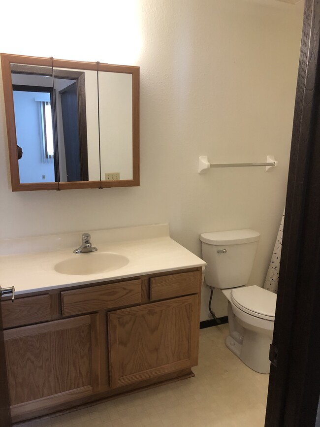 Primary Photo - Foxbridge Apartments