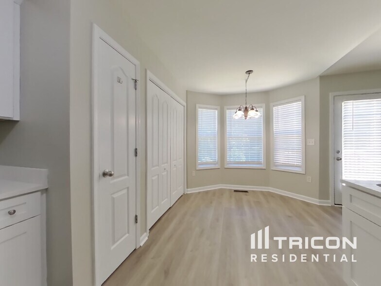 Building Photo - 121 Millwheel Dr