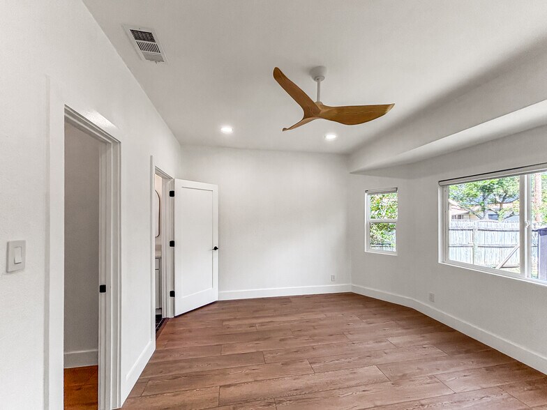 Building Photo - 16364 Edgemere Dr