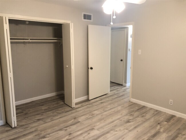 Building Photo - 2565 Marilee Ln