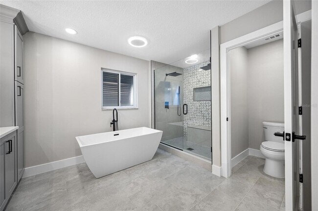 Building Photo - 1029 Bal Harbour Dr