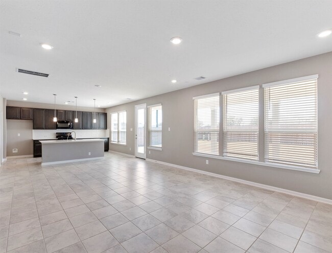 Building Photo - 5712 Bluebonnet Ln