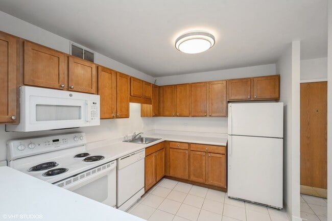 Building Photo - 211 E Ohio St