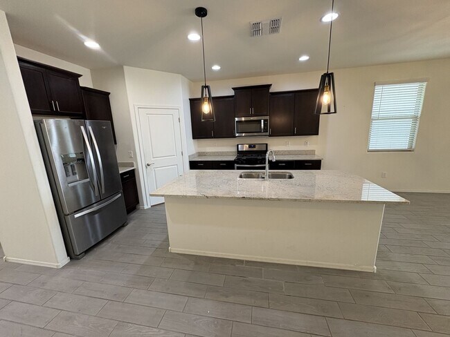 Building Photo - Vail School District with great views 4 bedroom plus den