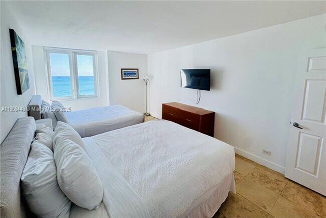 Building Photo - 2301 Collins Ave