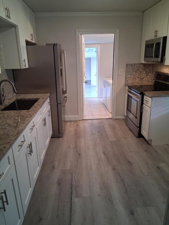 Building Photo - 5815 Garden Ave