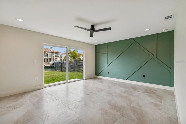 Building Photo - 3921 Versailles Dr