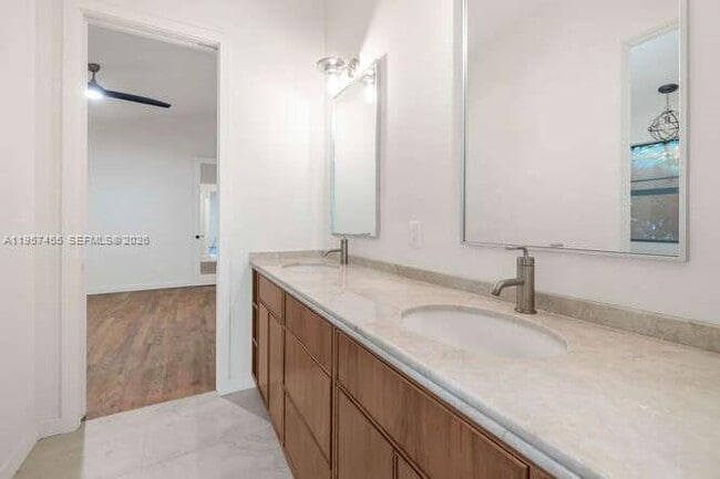 Building Photo - 2330 Overbrook St