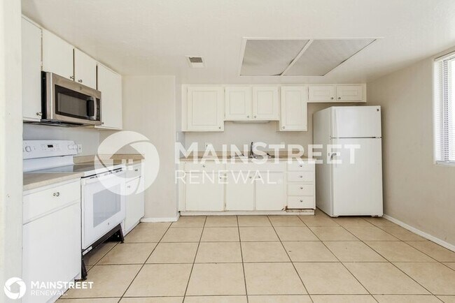 Building Photo - 3150 N 77th Ln, Phoenix, AZ 85033