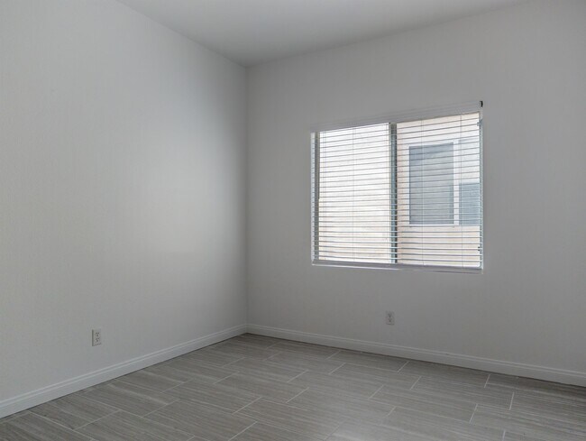 Building Photo - 1424 Bugle Boy Dr