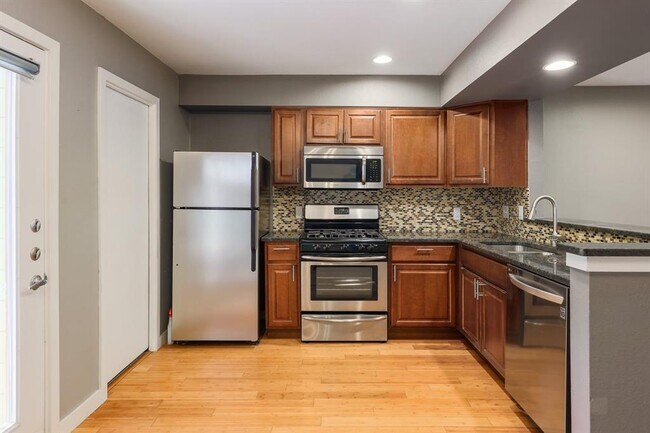 Building Photo - 3601 Menchaca Rd