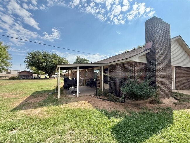 Building Photo - 1305 E Andy St