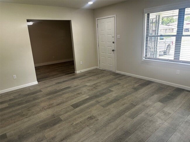 Building Photo - 11802 Leitrim Way