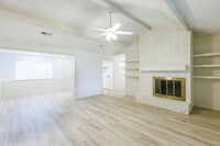 Building Photo - 4407 75th Dr