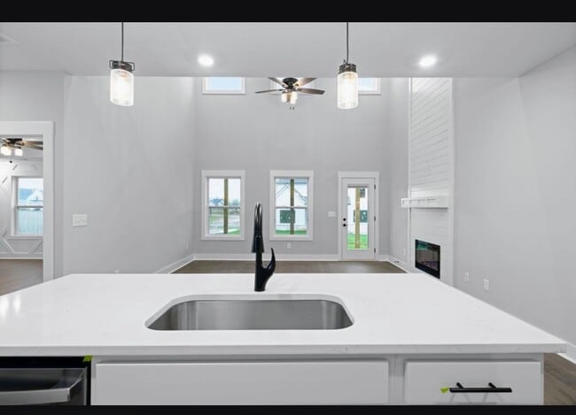 Building Photo - 955 Alton Dr