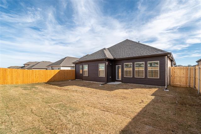 Building Photo - 604 Sycamore Dr