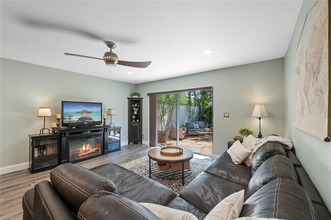 Building Photo - 3020 S Oakland Forest Dr