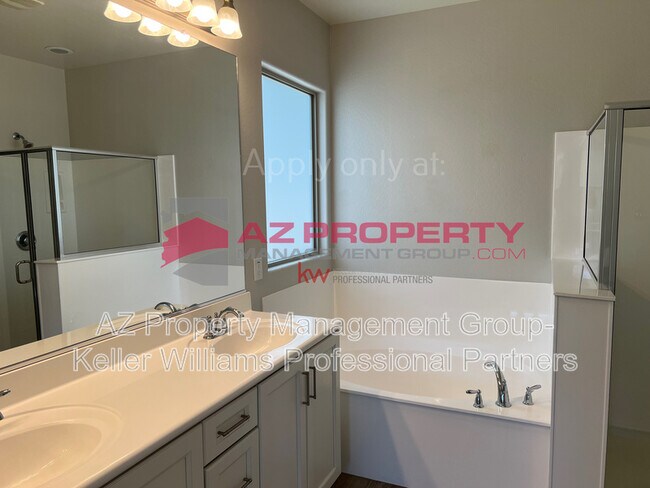 Building Photo - 2604 N Black Rock Rd