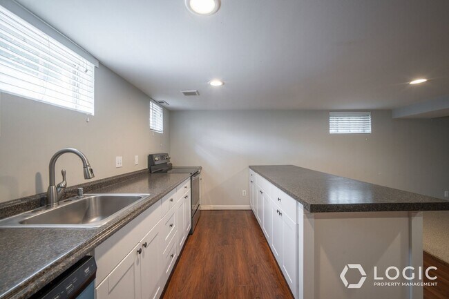 Building Photo - 822 E 50 S