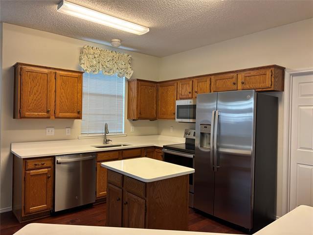 Building Photo - 10720 Columbia Dr