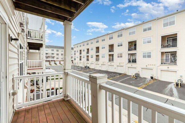 Building Photo - 22824 Ferncrest Terrace