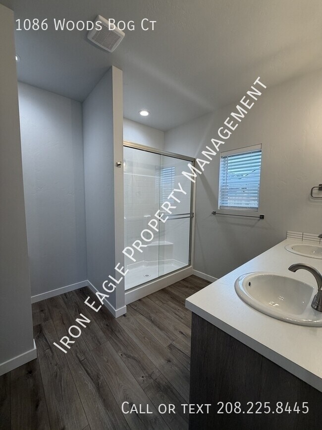Building Photo - 1086 Woods Bog Ct