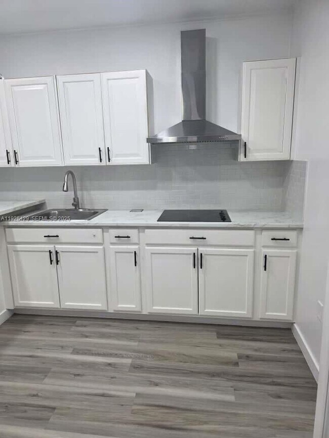 Building Photo - 23 Miami Gardens Rd