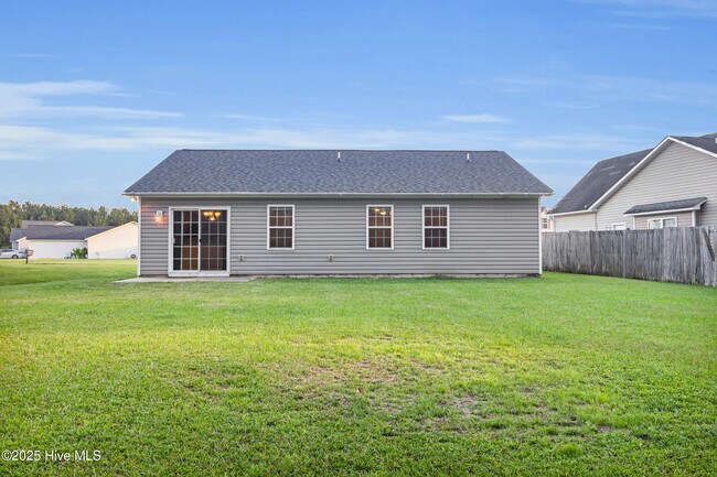 Building Photo - 152 Crooked Run Dr