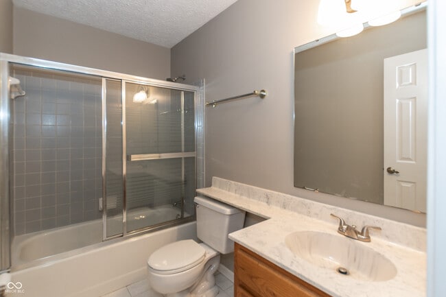 Building Photo - 10768 Belair Dr