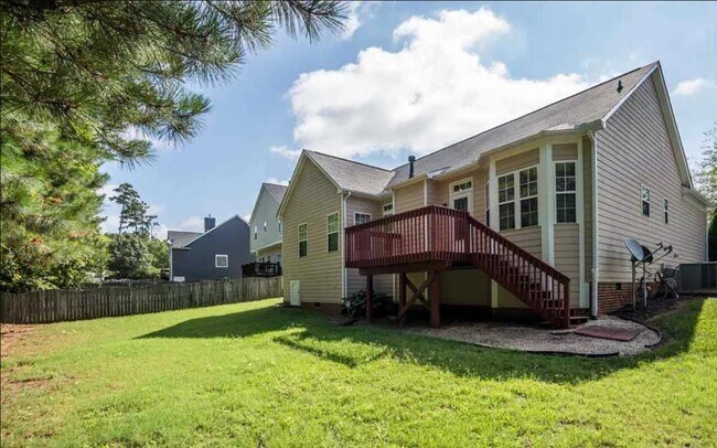 Building Photo - 5908 Solitude Way