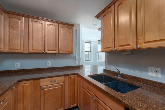 Building Photo - 1 E Chase St