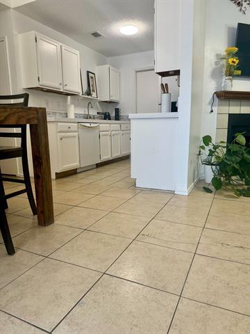 Building Photo - 4813 Thistledown Dr
