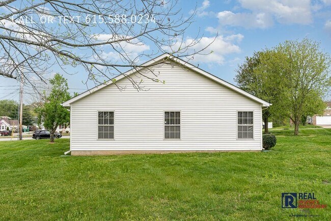 Building Photo - 2824 Canary Ct