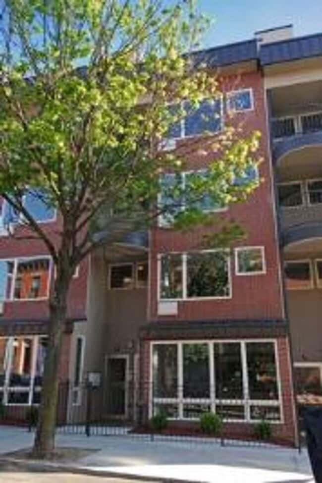 Building Photo - 230 16th St
