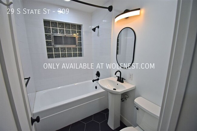 Building Photo - Remodeled Downtown Studio Condo! No Deposi...