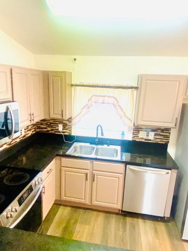 Building Photo - 659 Jaguar Ct