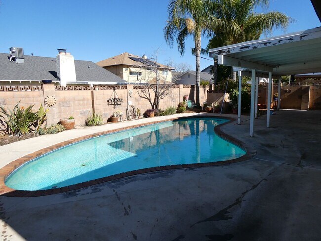 Building Photo - Single Story Pool House for Rent in Canyon...