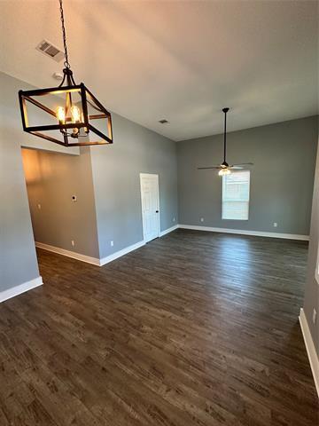 Building Photo - 605 S Fordyce St