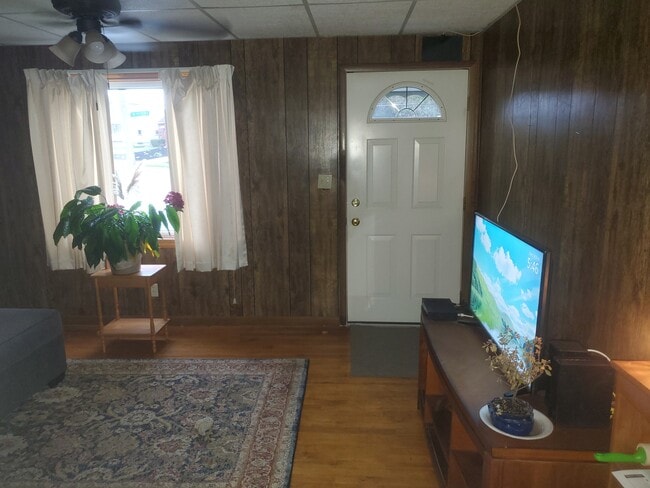 Building Photo - 810 Frederick St