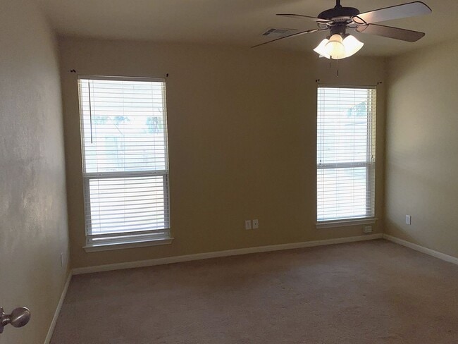 Building Photo - 7707 Bridgepointe Dr