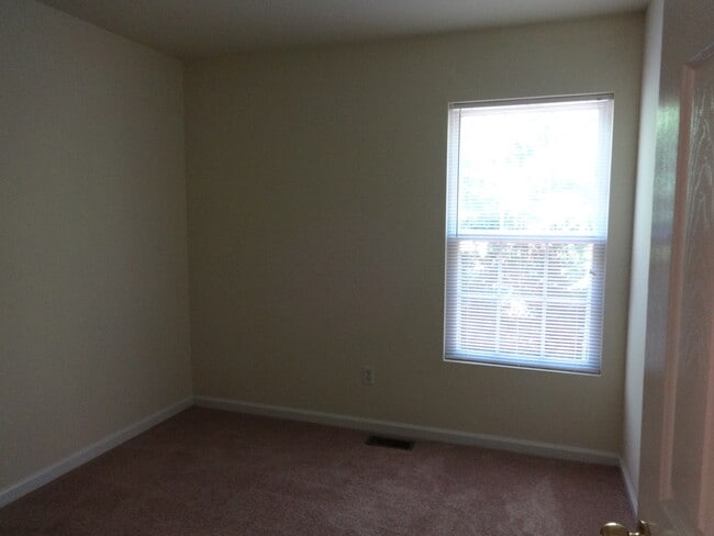 Building Photo - Webland Park Townhome